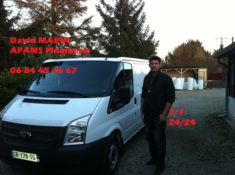 CAMION Dépannage plomberie Montmerle sur Saône pour SOS plombier Montmerle sur Saone 69200 pour suite, un cumulus électrique en panne et un débouchage de WC et canalisation